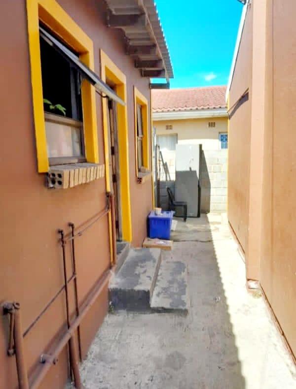 4 Bedroom Property for Sale in Mdantsane Nu 17 Eastern Cape